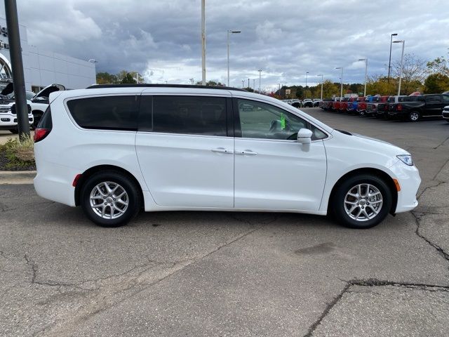 2022 Chrysler Pacifica Touring-L