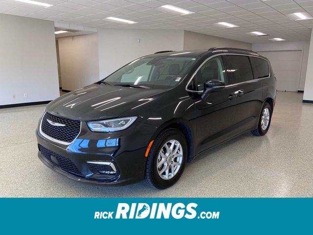 2022 Chrysler Pacifica Touring-L