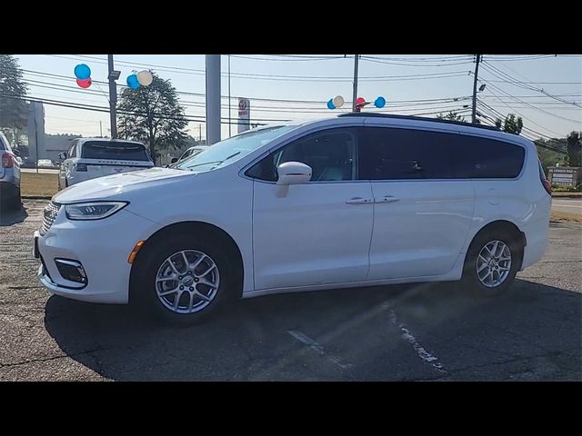 2022 Chrysler Pacifica Touring-L