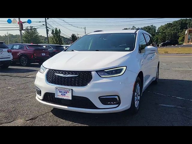 2022 Chrysler Pacifica Touring-L