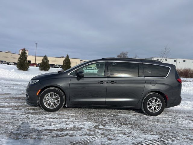 2022 Chrysler Pacifica Touring-L