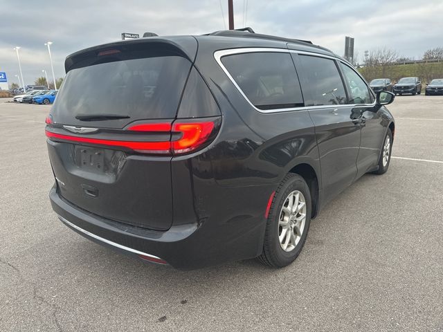 2022 Chrysler Pacifica Touring-L