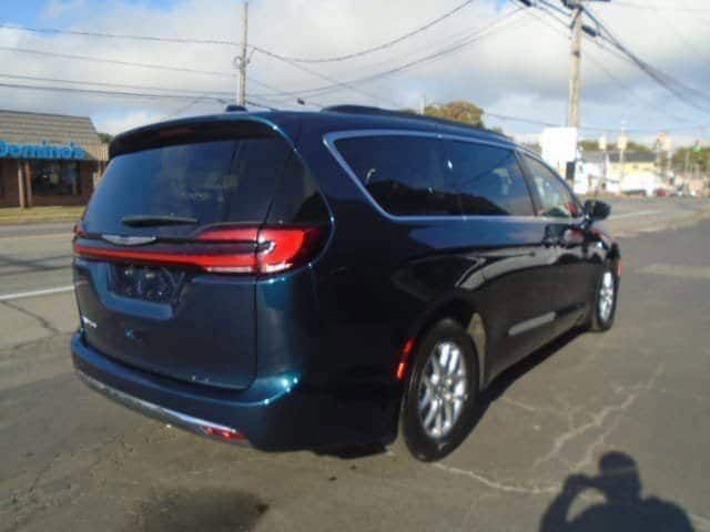 2022 Chrysler Pacifica Touring-L