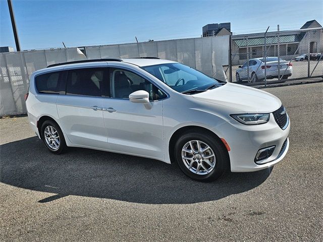 2022 Chrysler Pacifica Touring-L