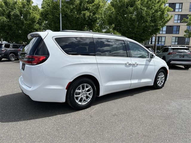 2022 Chrysler Pacifica Touring-L