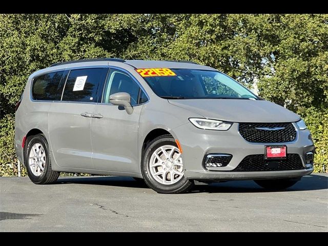 2022 Chrysler Pacifica Touring-L