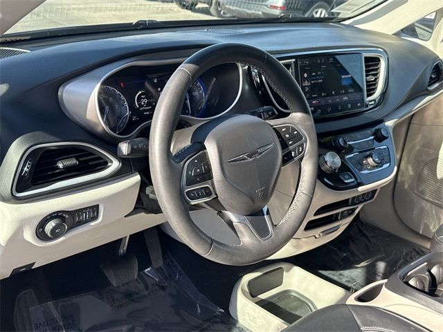 2022 Chrysler Pacifica Touring-L