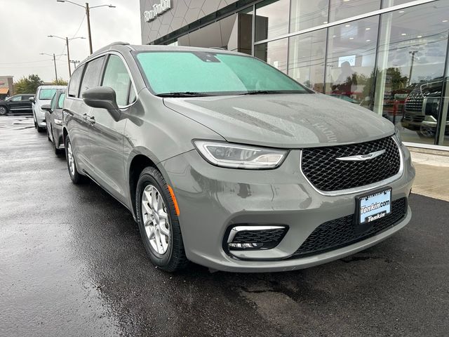 2022 Chrysler Pacifica Touring-L