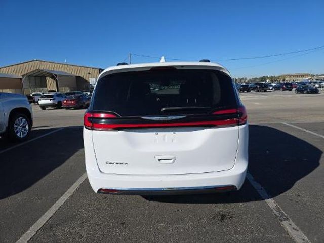 2022 Chrysler Pacifica Touring-L