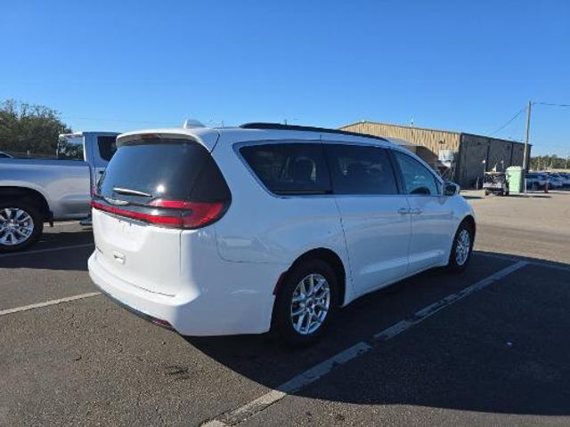 2022 Chrysler Pacifica Touring-L