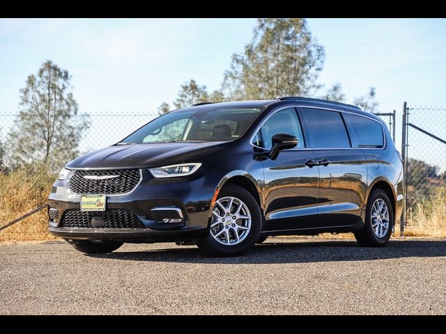 2022 Chrysler Pacifica Touring-L