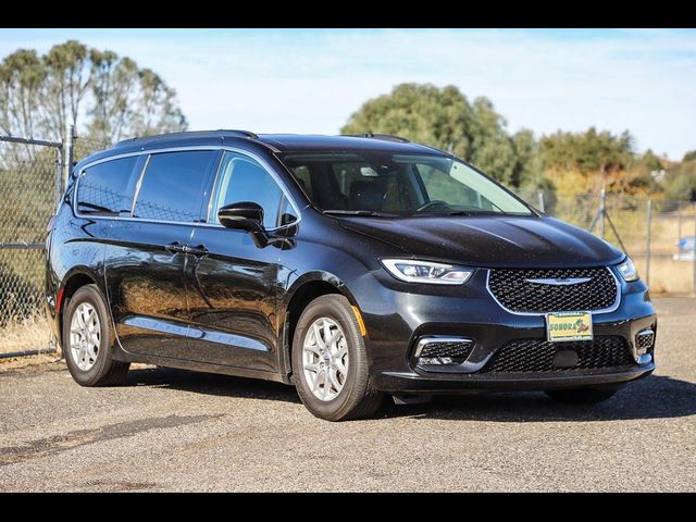 2022 Chrysler Pacifica Touring-L