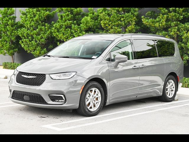 2022 Chrysler Pacifica Touring-L