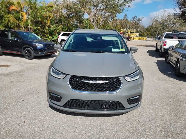 2022 Chrysler Pacifica Touring-L