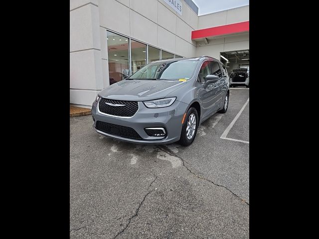 2022 Chrysler Pacifica Touring-L