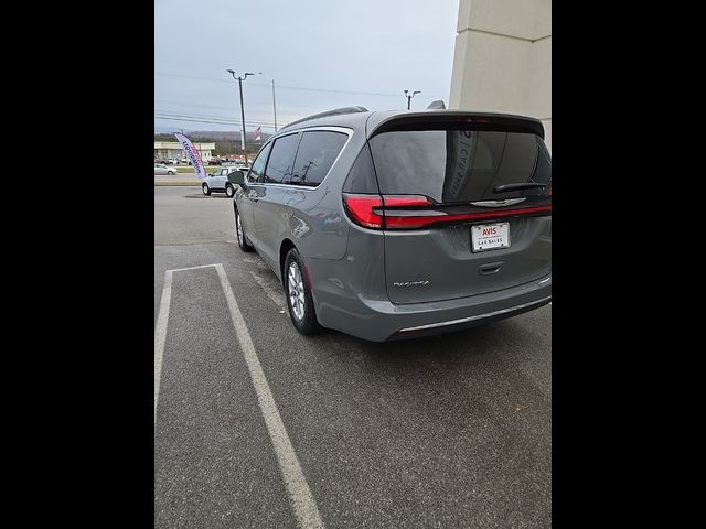 2022 Chrysler Pacifica Touring-L