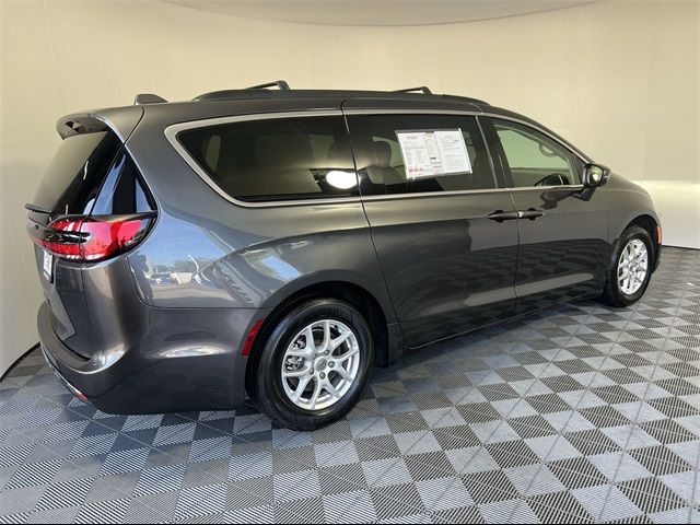 2022 Chrysler Pacifica Touring-L