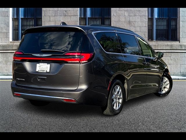 2022 Chrysler Pacifica Touring-L