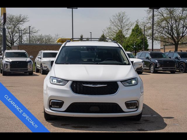 2022 Chrysler Pacifica Touring-L