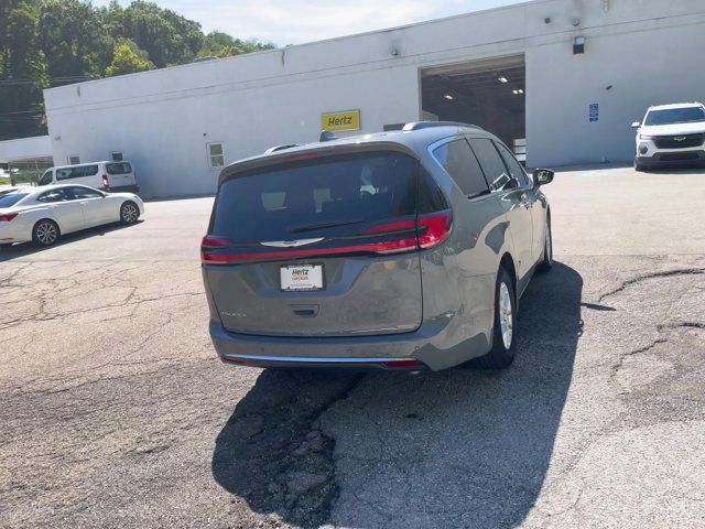 2022 Chrysler Pacifica Touring-L