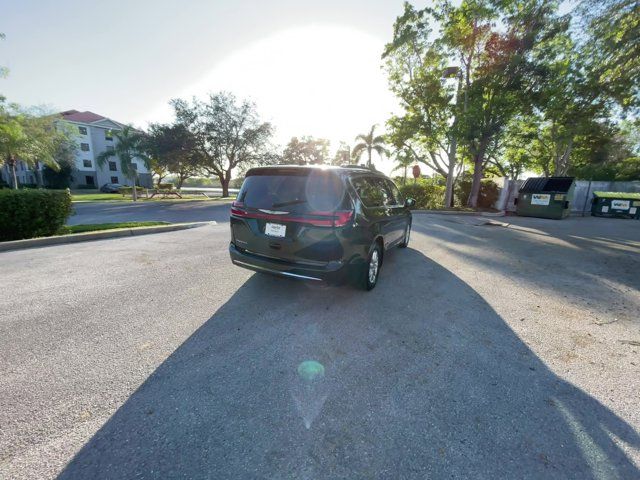 2022 Chrysler Pacifica Touring-L