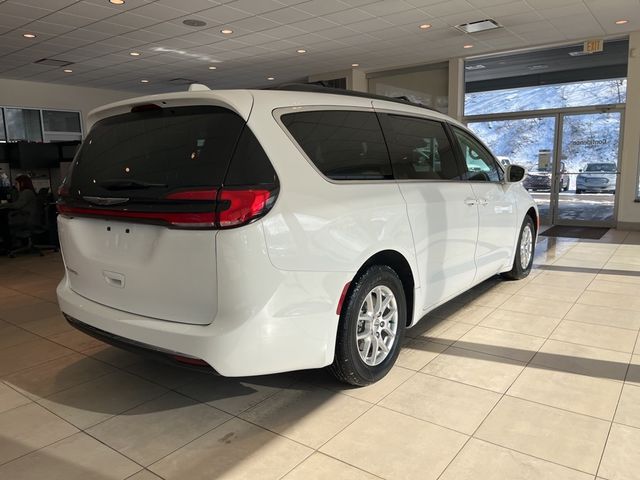 2022 Chrysler Pacifica Touring-L