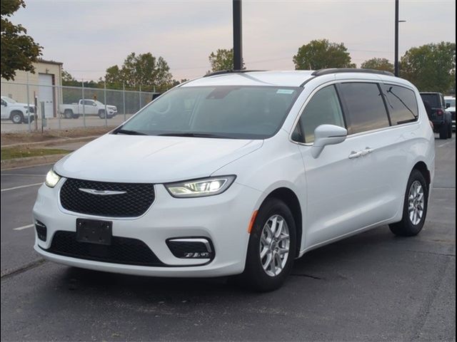 2022 Chrysler Pacifica Touring-L