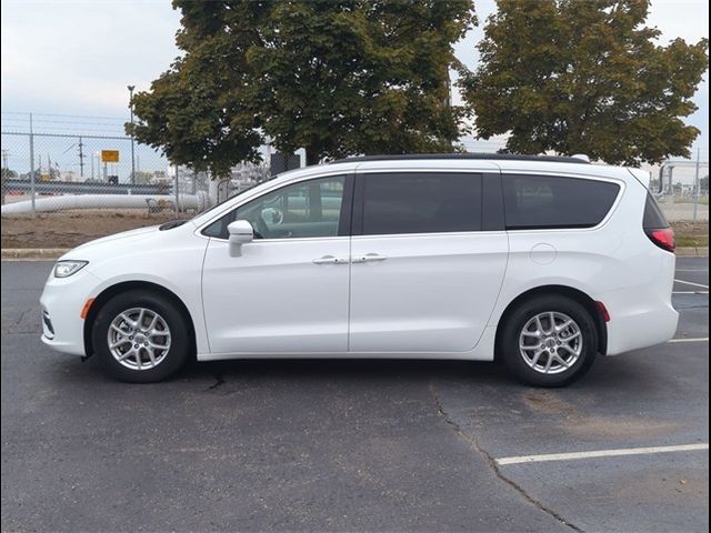 2022 Chrysler Pacifica Touring-L