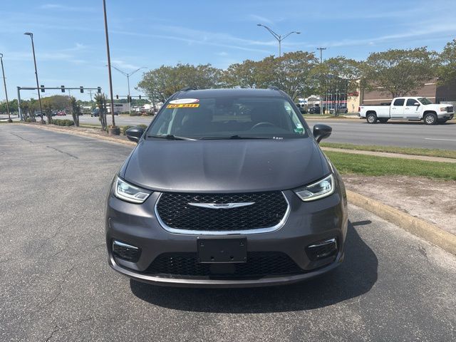 2022 Chrysler Pacifica Touring-L