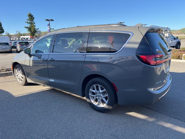 2022 Chrysler Pacifica Touring-L