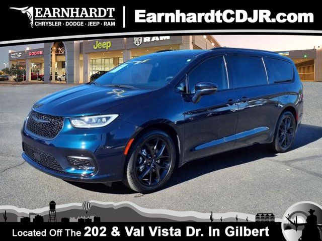 2022 Chrysler Pacifica Touring-L