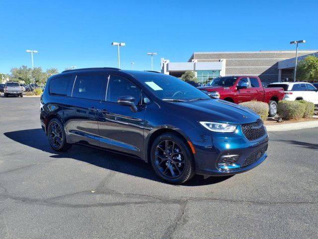 2022 Chrysler Pacifica Touring-L