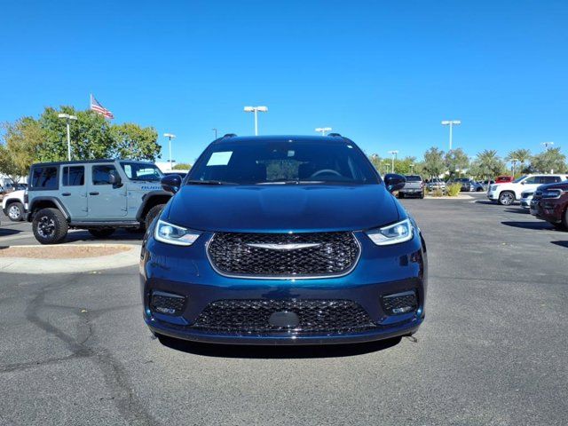 2022 Chrysler Pacifica Touring-L