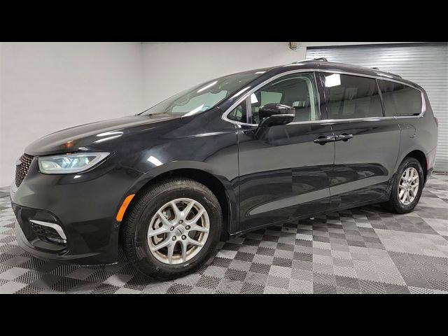 2022 Chrysler Pacifica Touring-L