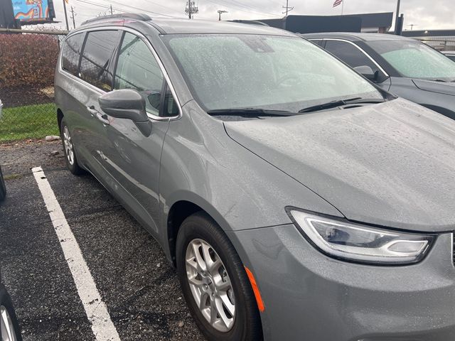 2022 Chrysler Pacifica Touring-L