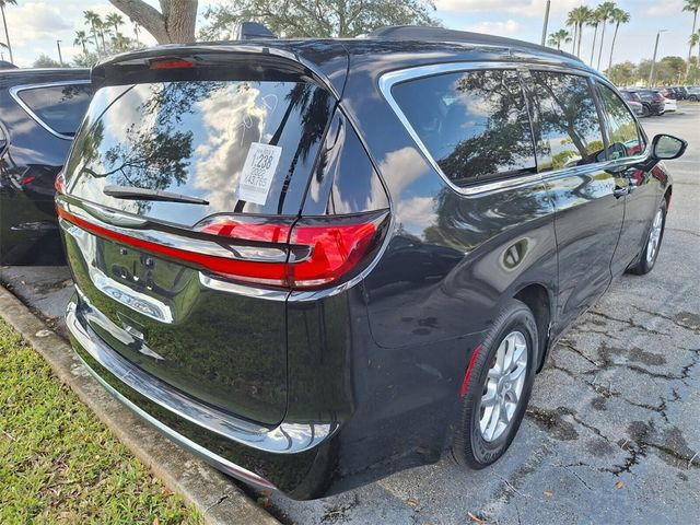 2022 Chrysler Pacifica Touring-L