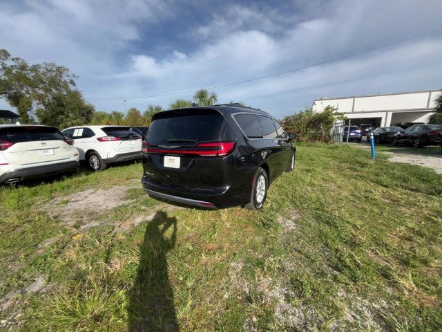 2022 Chrysler Pacifica Touring-L