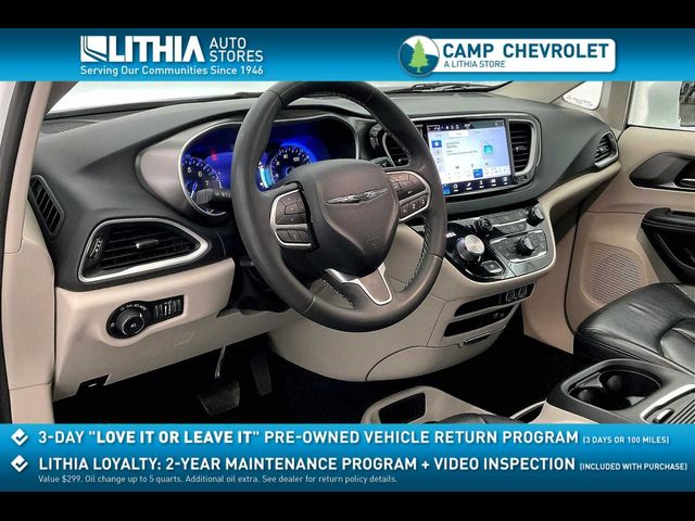 2022 Chrysler Pacifica Touring-L