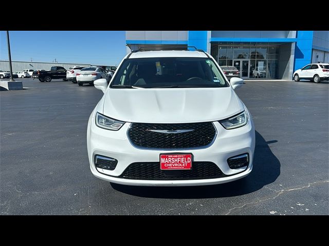 2022 Chrysler Pacifica Touring-L