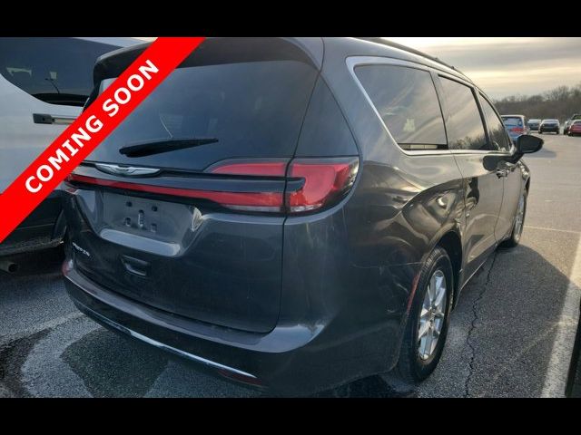 2022 Chrysler Pacifica Touring-L