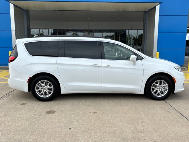 2022 Chrysler Pacifica Touring-L