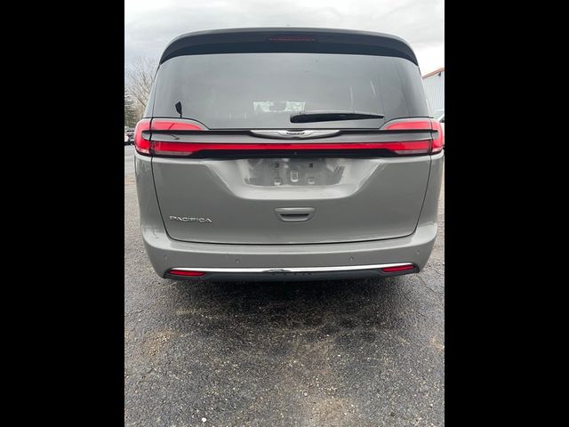 2022 Chrysler Pacifica Touring-L