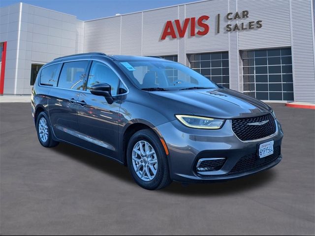 2022 Chrysler Pacifica Touring-L