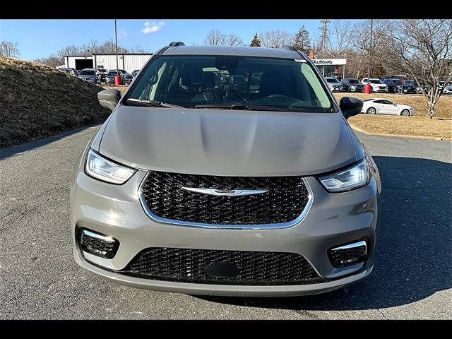 2022 Chrysler Pacifica Touring-L