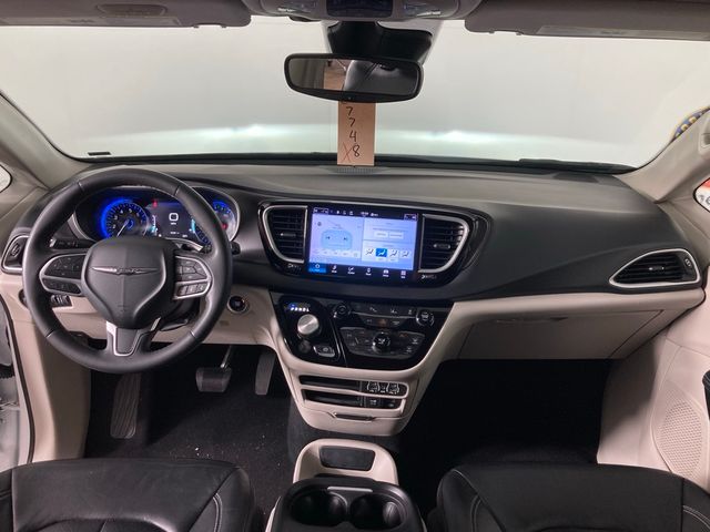 2022 Chrysler Pacifica Touring-L