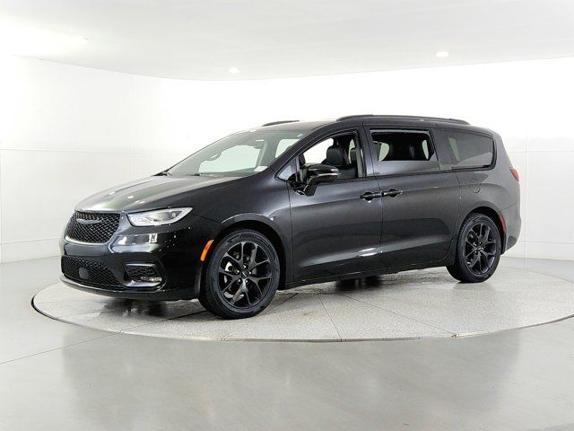 2022 Chrysler Pacifica Touring-L