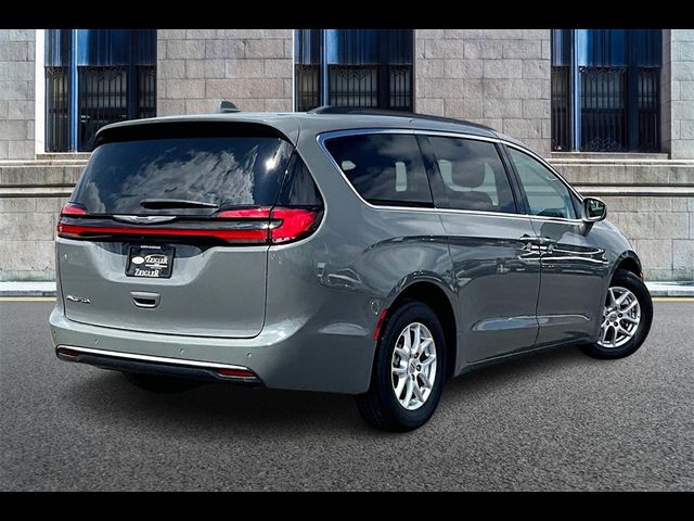 2022 Chrysler Pacifica Touring-L