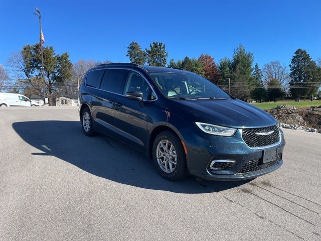 2022 Chrysler Pacifica Touring-L