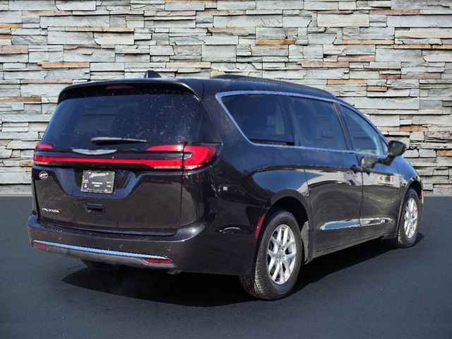 2022 Chrysler Pacifica Touring-L