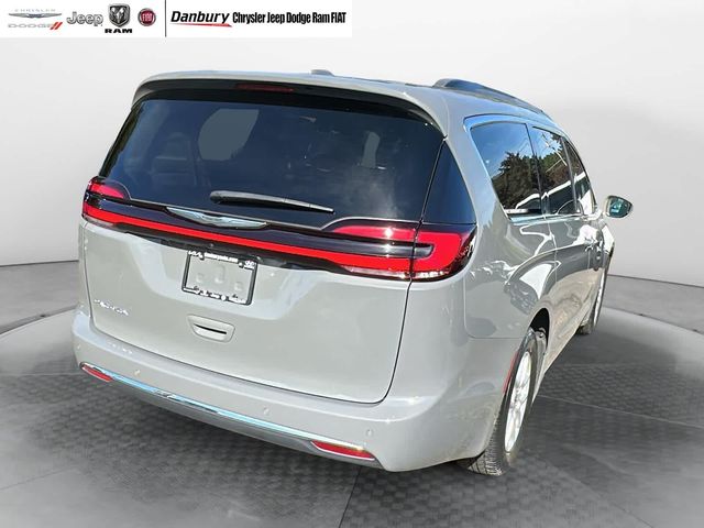 2022 Chrysler Pacifica Touring-L